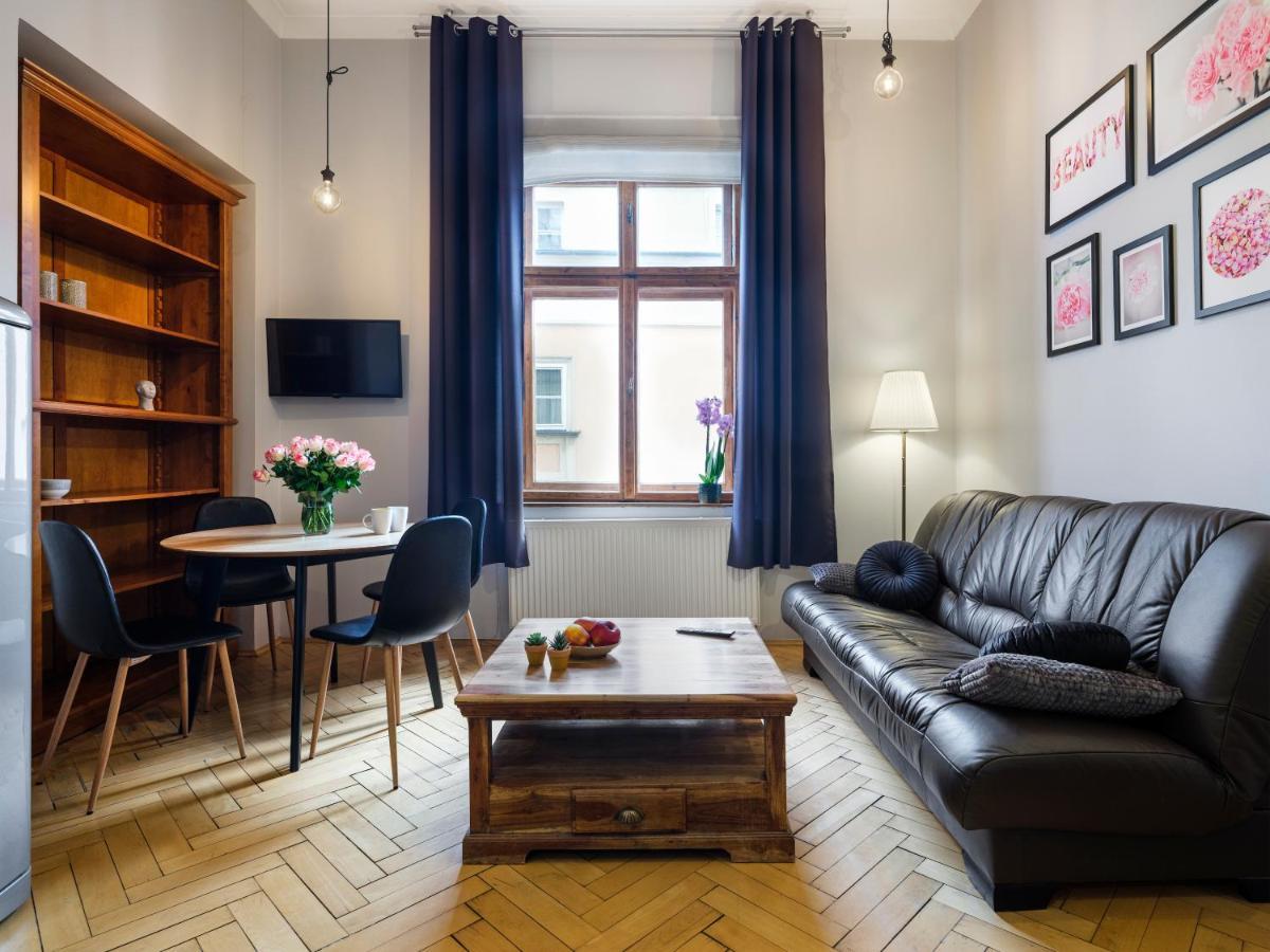 Cracwow Market Squere Apartment Krakow Luaran gambar
