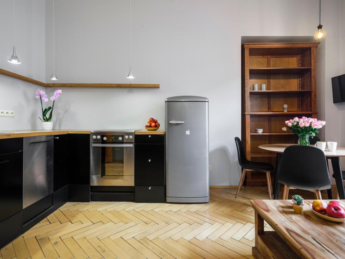 Cracwow Market Squere Apartment Krakow Luaran gambar